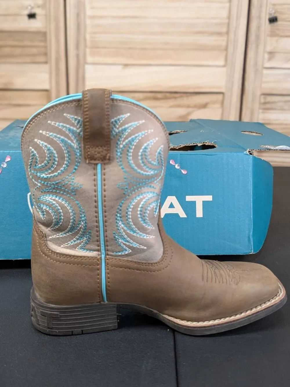 Ariat STORM Youth Brown Leather Western Boots with Turquoise Embroidery Size 1